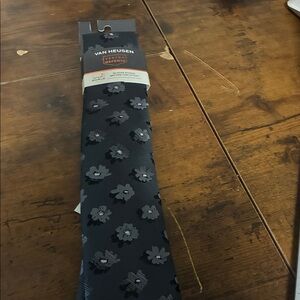 Van Heusen Dark Floral Patterned Tie